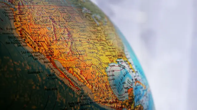 Can You Use Claude Fable 5 Outside America? Understanding Access Methods, Legal Risks, and Alternatives