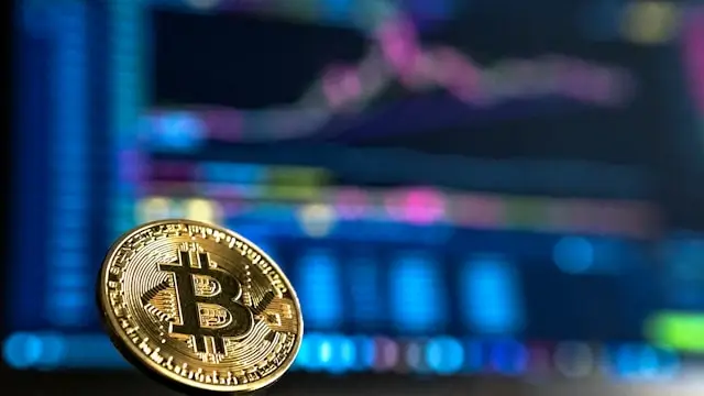 Bitcoin Below 0K: Crypto Market Cap Sheds 0B